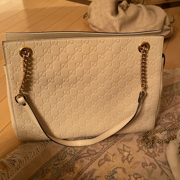 Authentic Gucci bag in prestige collection - Picture 2 of 6